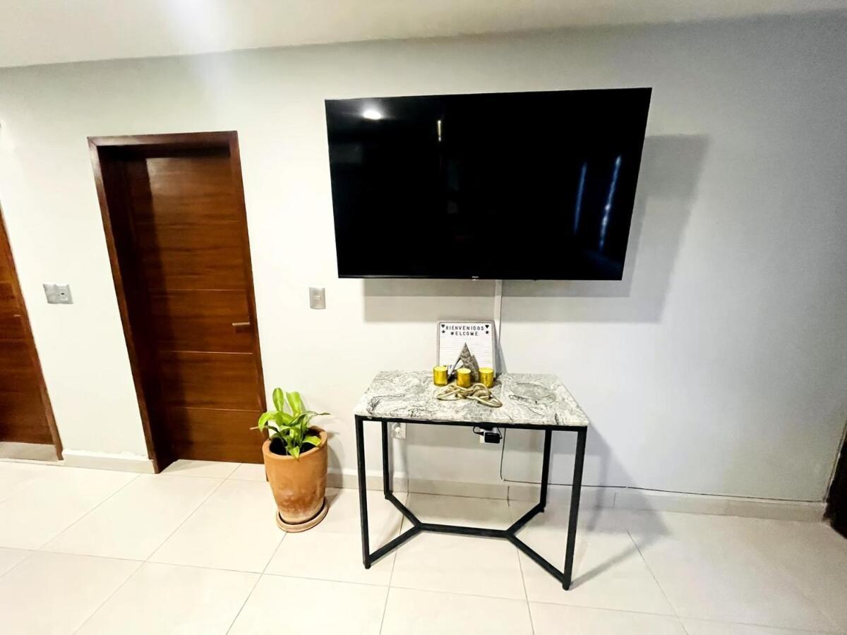 Updated Modern In Location Apartamento *