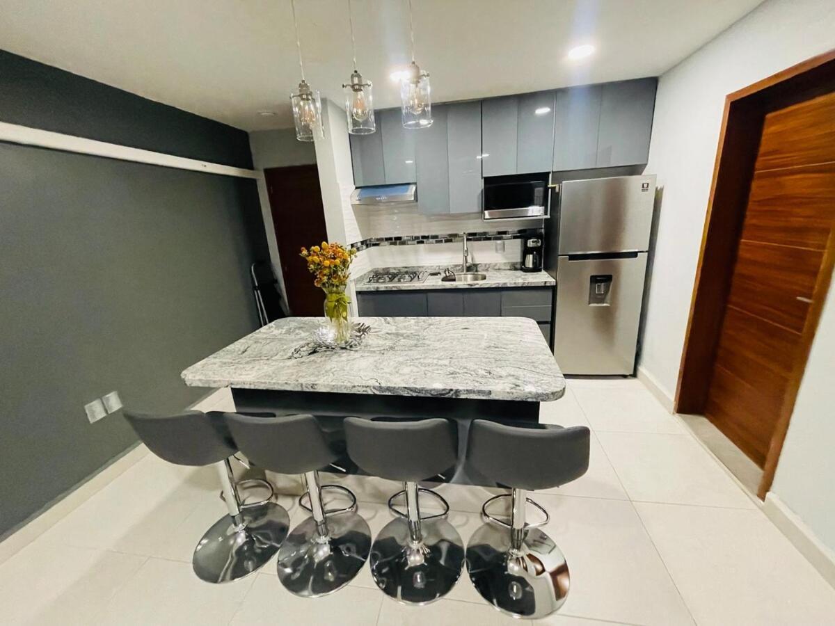 Updated Modern In Location Apartamento Guadalajara